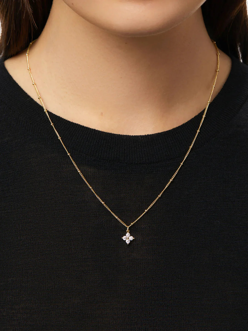 Claire Flower Necklace