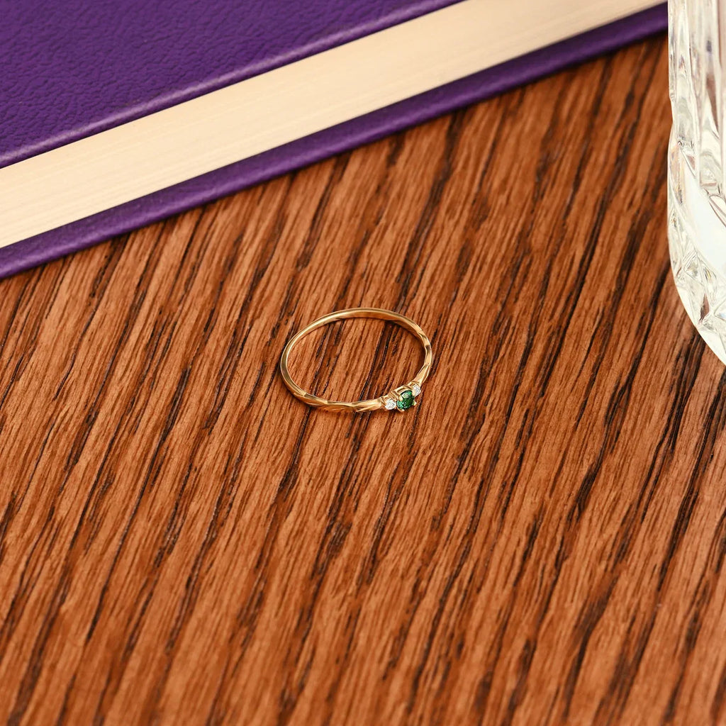 Minimal Emerald Ring | 925 Silver