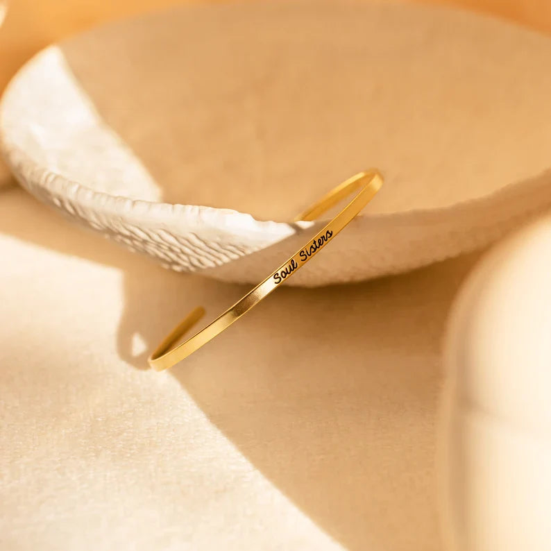 Minimalistic Gorgeous Bangle